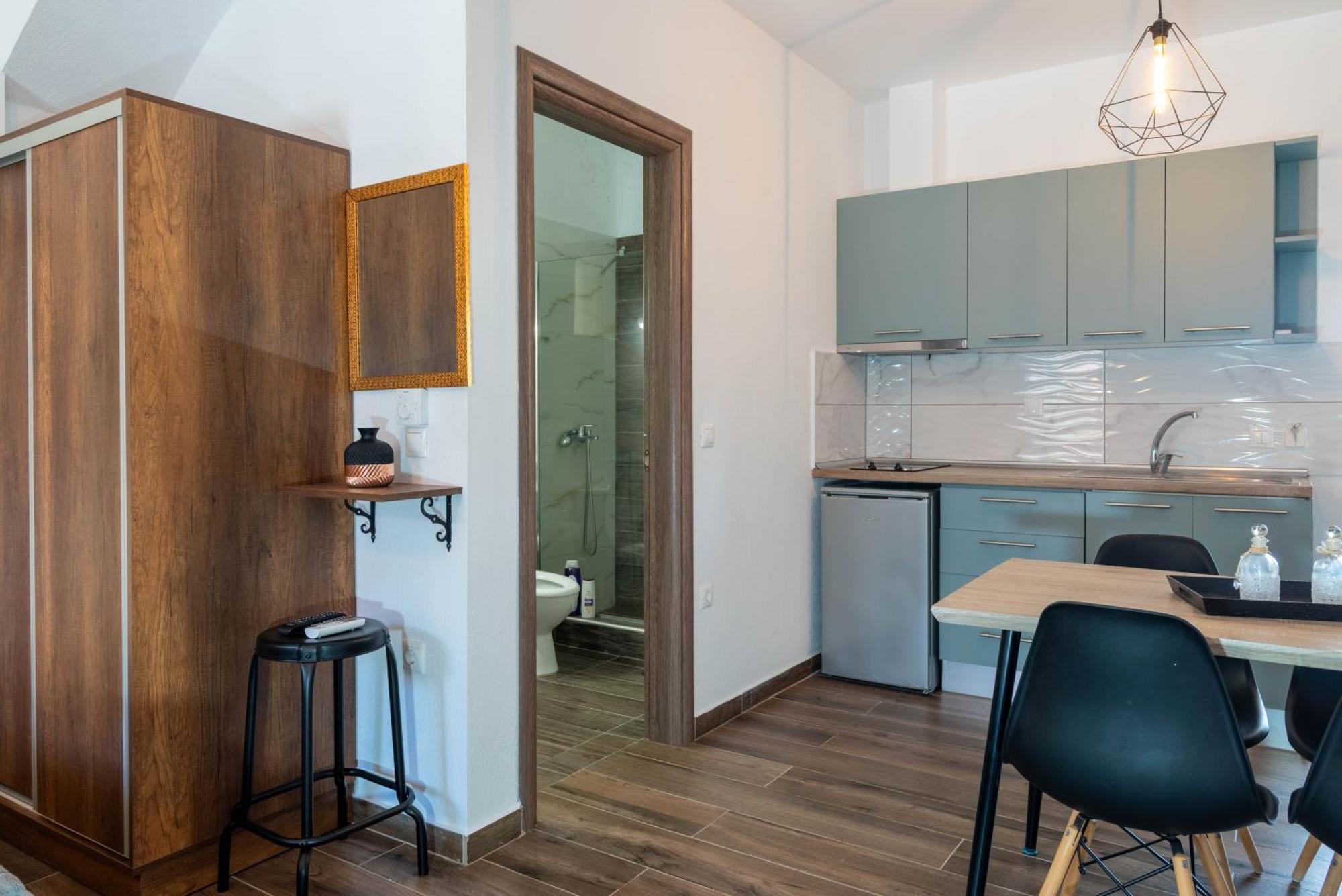Aigli Luxury Studios Nea Roda Exterior photo