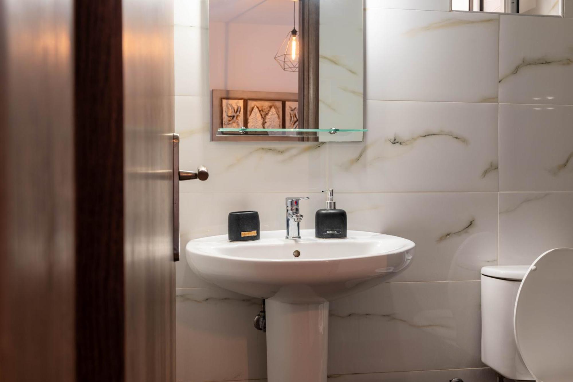 Aigli Luxury Studios Nea Roda Exterior photo