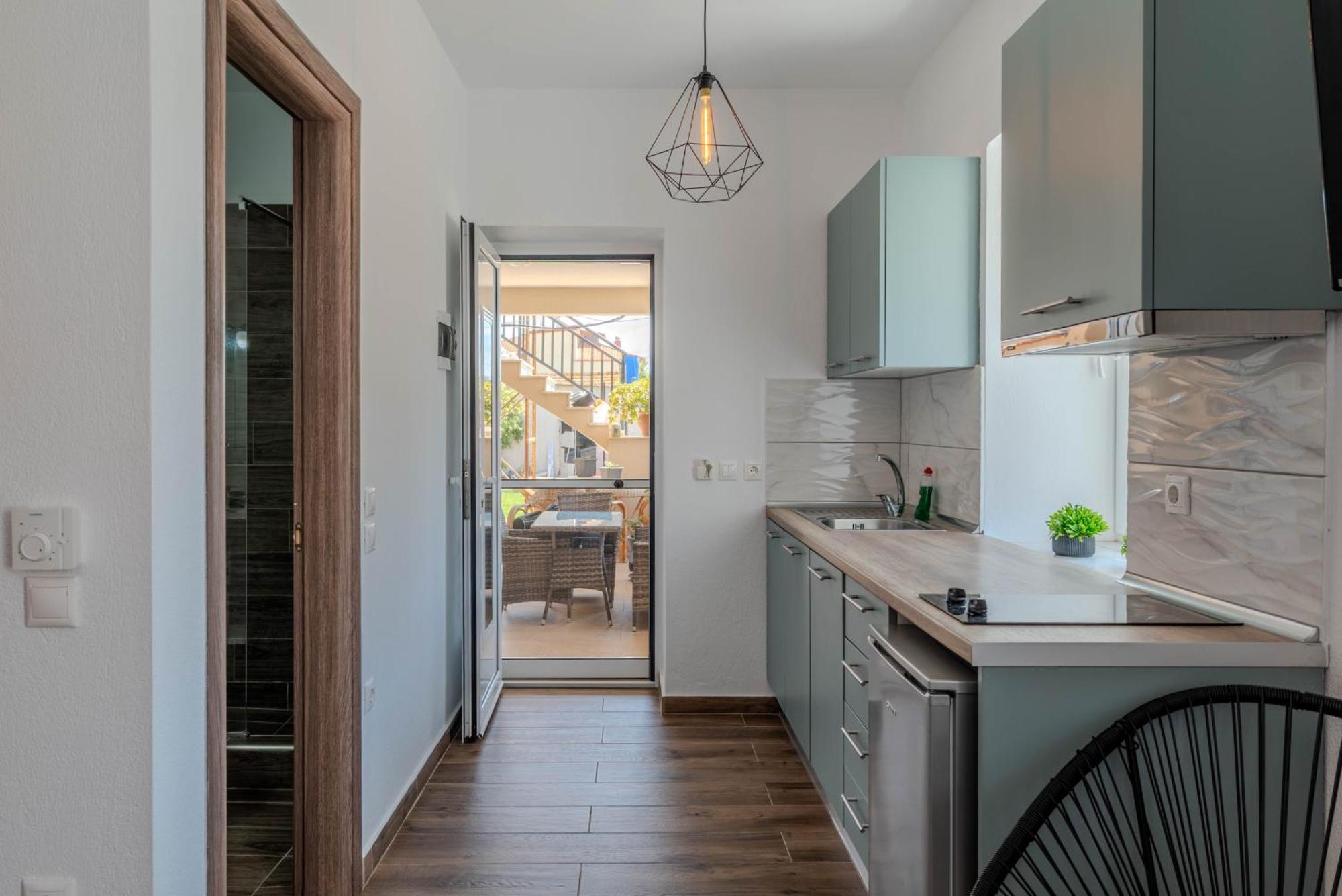 Aigli Luxury Studios Nea Roda Exterior photo